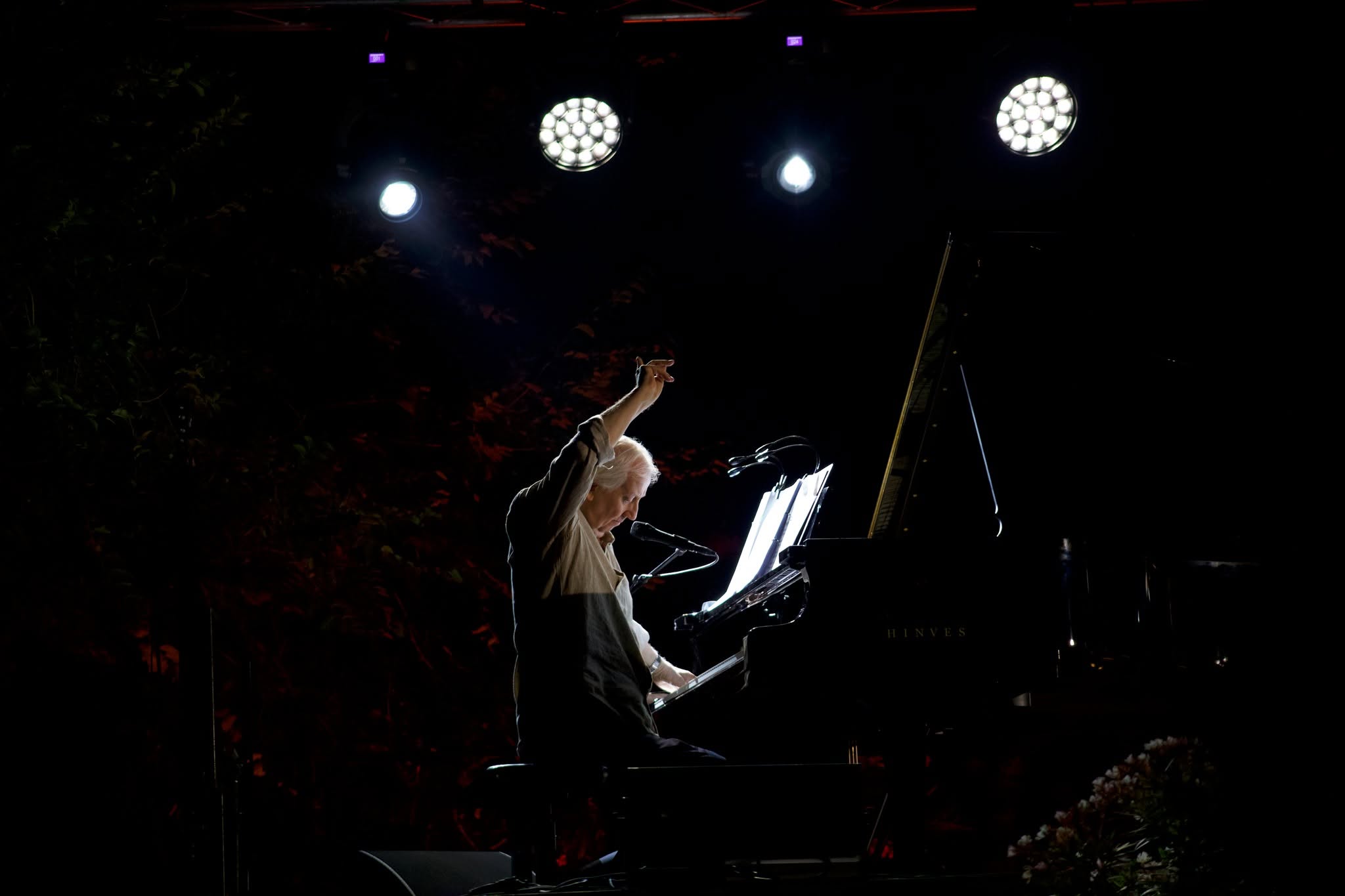 Wim Mertens durante el concierto de clausura del Festival Tendencias de Salobreña 2026